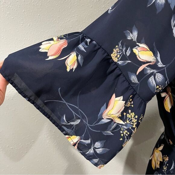 Short sleeve floral dress with belt - Picture 3 of 11